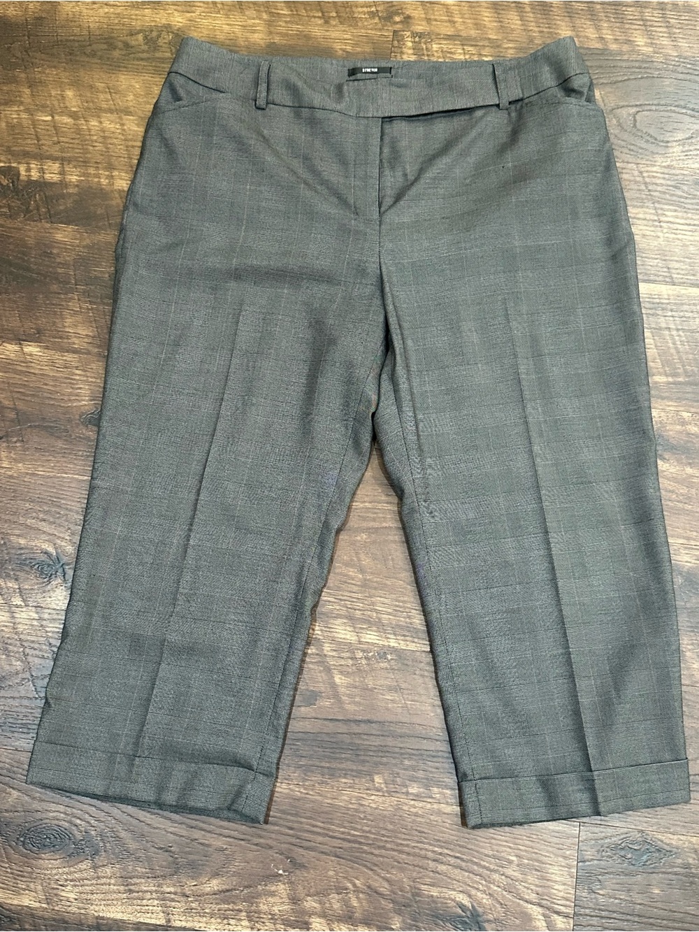Women’s  Style and Co Plaid Cropped Dress Pants 16W